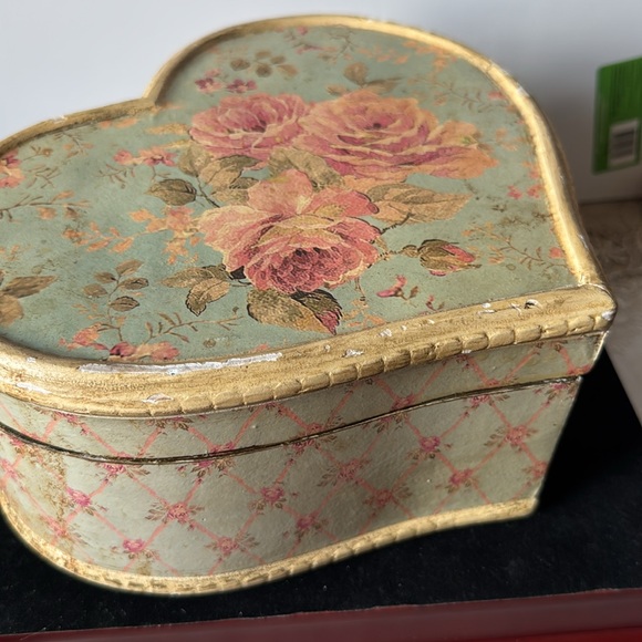 vintage Sewing box, haberdashery. Boudoir box. Vintage floral roses, cardboard. - Picture 10 of 11